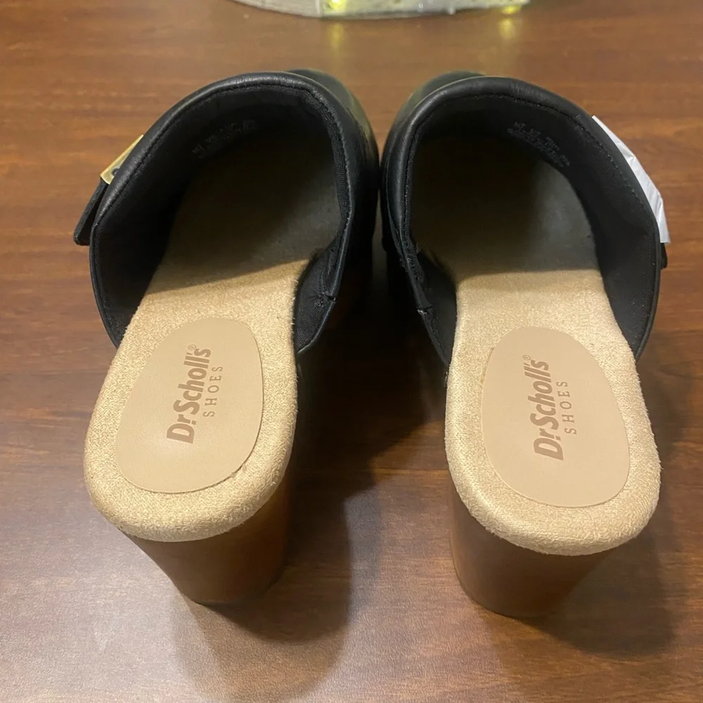 Dr. Scholl's
Original Joy Leather Buckle Hardware Strap Platform Clogs size 7 - Picture 2 of 7